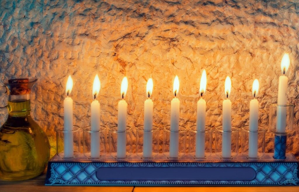 מעט מן האור